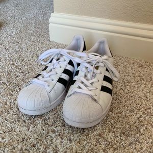 Adidas superstar tennis shoes